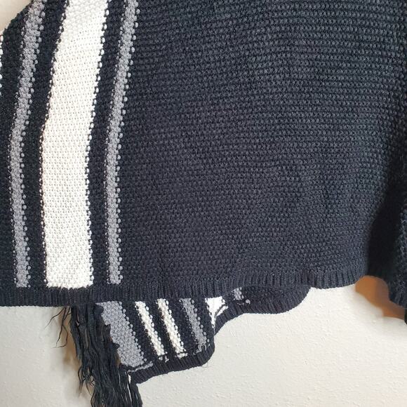 Black + White Striped  Open Front Fringe Poncho Cardigan M/L Boho Fall Layering - Picture 12 of 15
